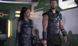 雷神4最新爆料图片,爱与雷霆全新海报曝光，漫威宇宙再掀波澜！